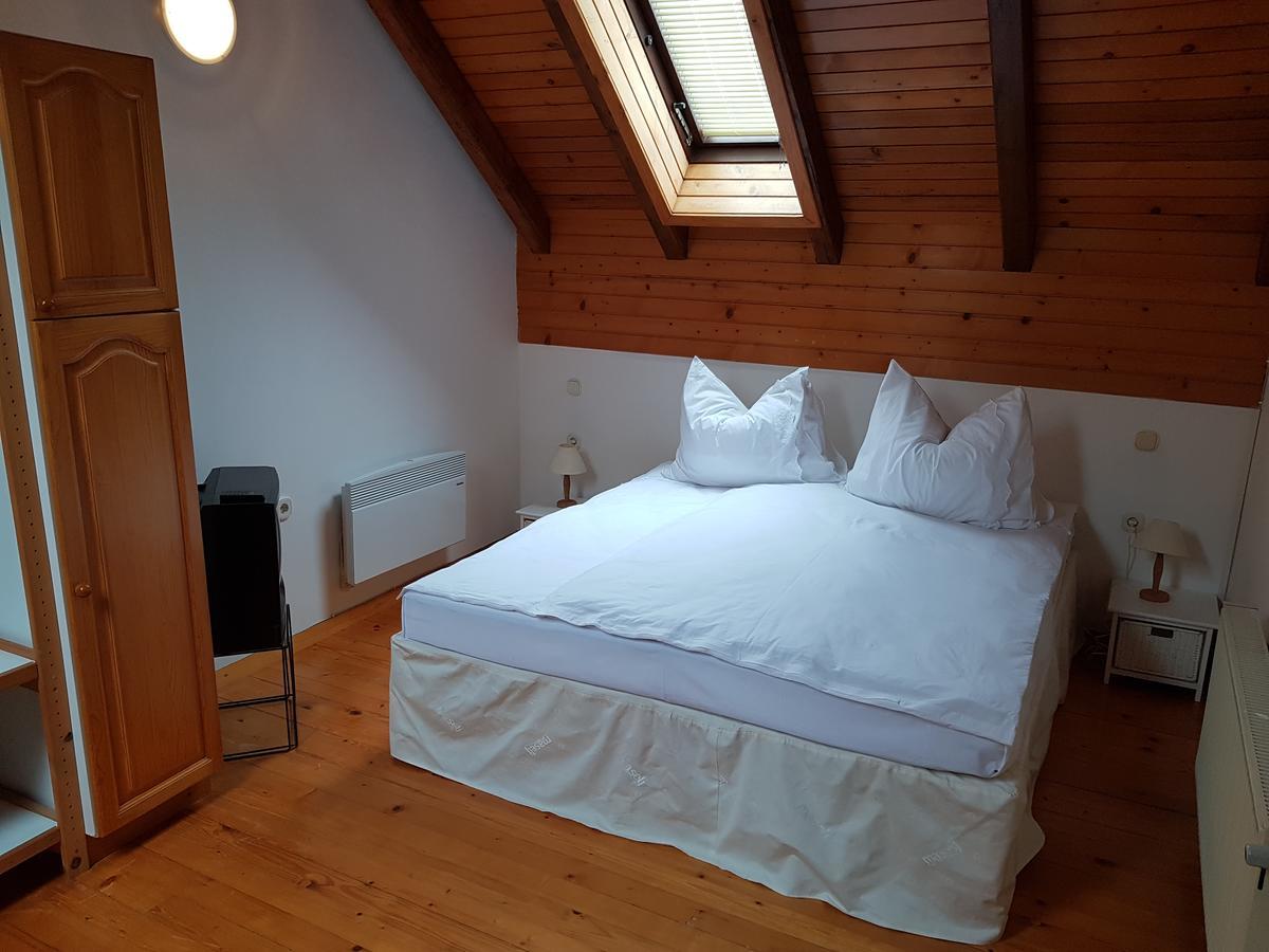 Pr'Simi Bed & Breakfast Golnik Екстериор снимка