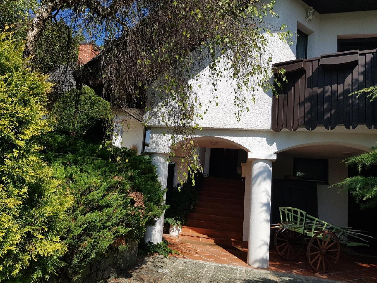 Pr'Simi Bed & Breakfast Golnik Екстериор снимка